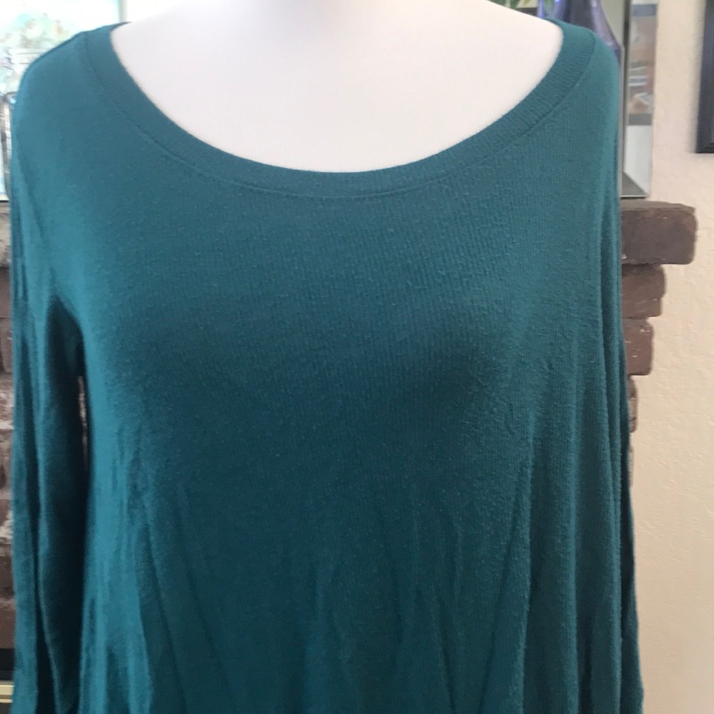 Super cute teal colored t-shirt- adult Sz M.